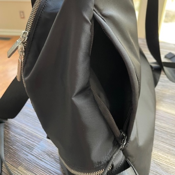 Lululemon City Adventurer Backpack Mini 11L EUC - Picture 11 of 11